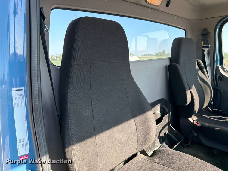 image for item DZ4714 2020 Freightliner S2G truck cab and chassis