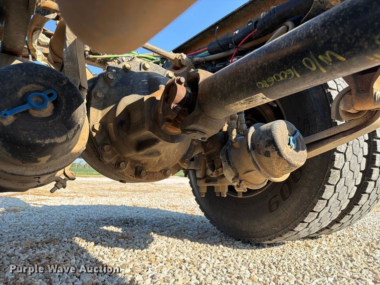 image for item DZ4714 2020 Freightliner S2G truck cab and chassis
