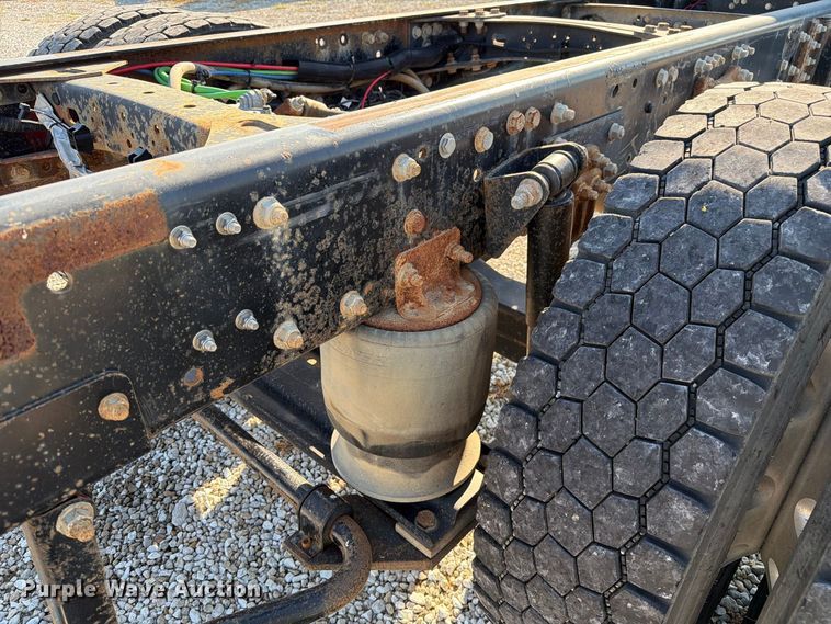 image for item DZ4714 2020 Freightliner S2G truck cab and chassis