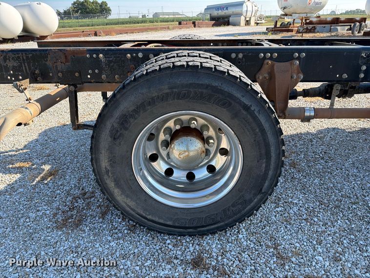 image for item DZ4714 2020 Freightliner S2G truck cab and chassis