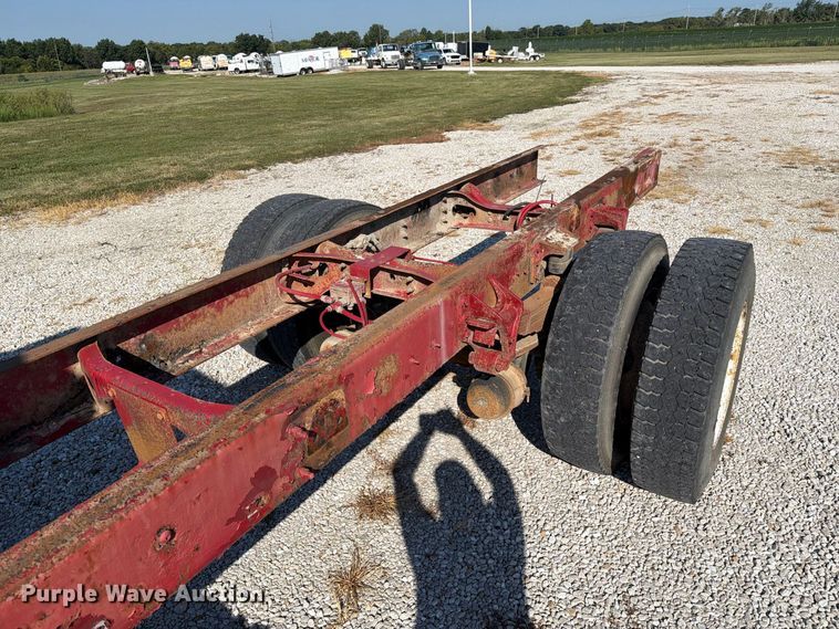 image for item DZ4715 2002 International 4400 truck cab and chassis