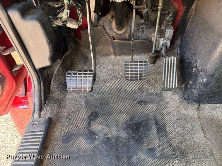 image for item DZ4715 2002 International 4400 truck cab and chassis