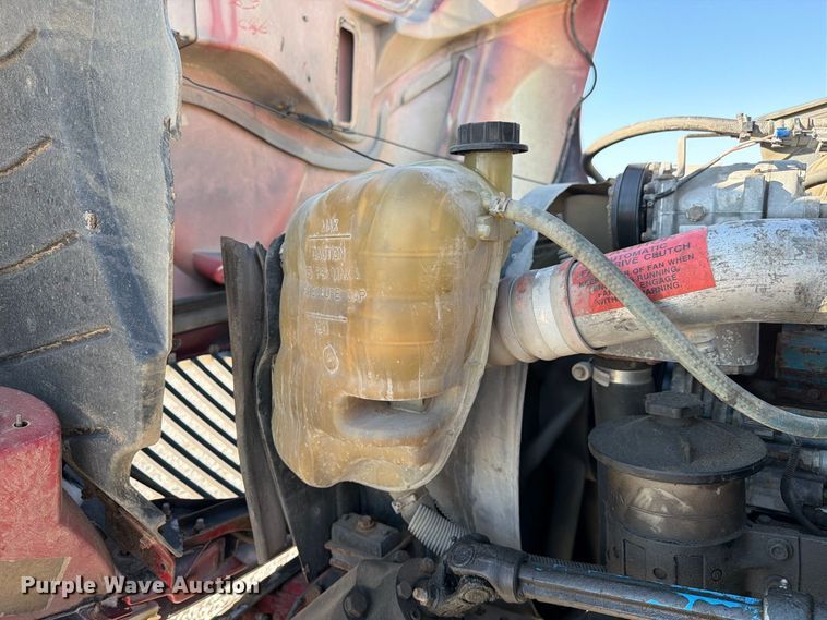 image for item DZ4715 2002 International 4400 truck cab and chassis