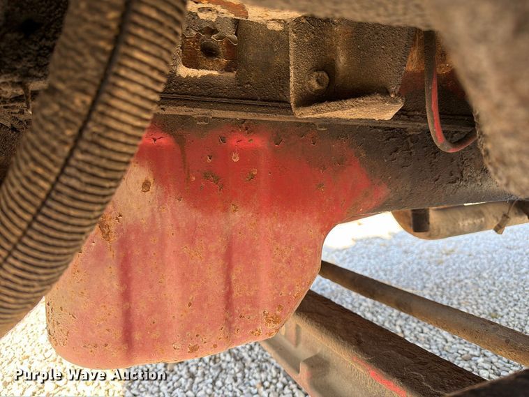 image for item DZ4715 2002 International 4400 truck cab and chassis
