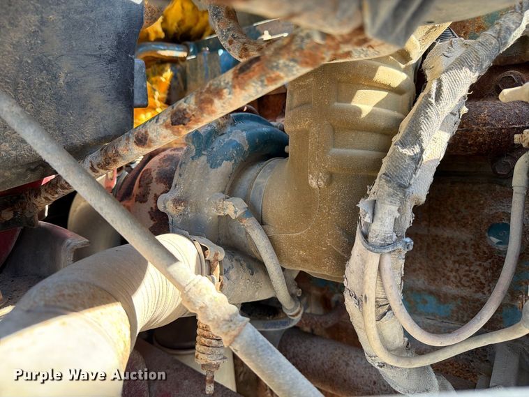 image for item DZ4715 2002 International 4400 truck cab and chassis