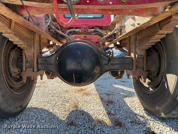 image for item DZ4715 2002 International 4400 truck cab and chassis