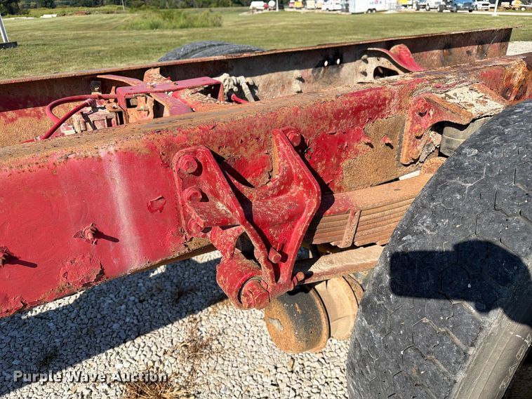 image for item DZ4715 2002 International 4400 truck cab and chassis