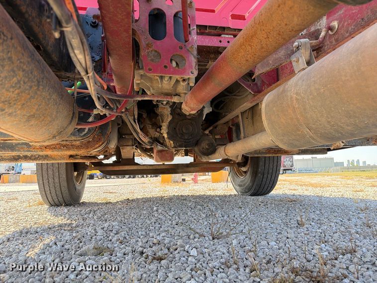 image for item DZ4715 2002 International 4400 truck cab and chassis