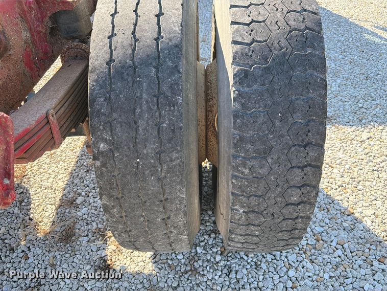 image for item DZ4715 2002 International 4400 truck cab and chassis