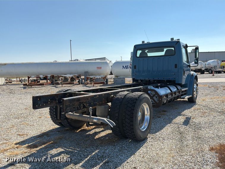 image for item DZ4716 2020 Freightliner S2G truck cab and chassis