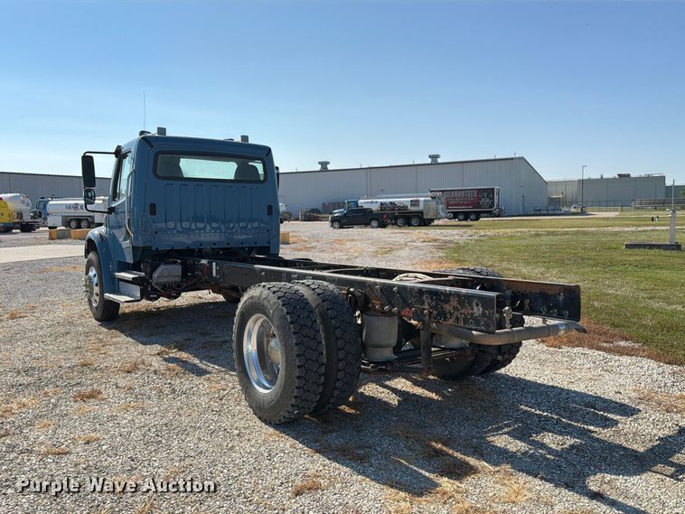 image for item DZ4716 2020 Freightliner S2G truck cab and chassis