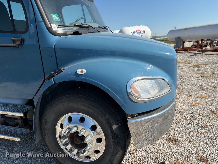 image for item DZ4716 2020 Freightliner S2G truck cab and chassis