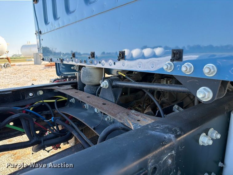 image for item DZ4716 2020 Freightliner S2G truck cab and chassis