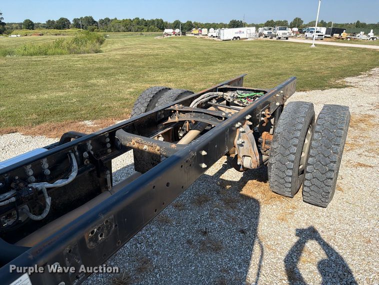 image for item DZ4716 2020 Freightliner S2G truck cab and chassis
