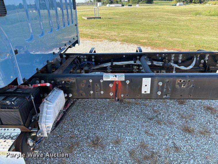 image for item DZ4716 2020 Freightliner S2G truck cab and chassis