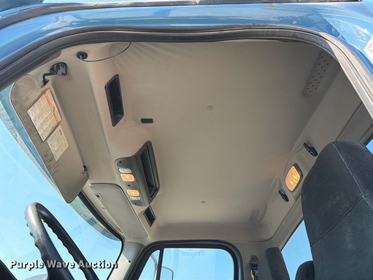 image for item DZ4716 2020 Freightliner S2G truck cab and chassis