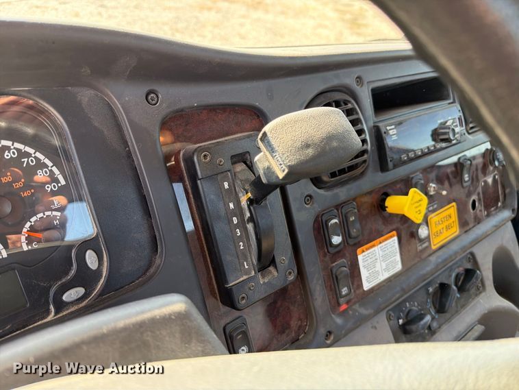 image for item DZ4716 2020 Freightliner S2G truck cab and chassis