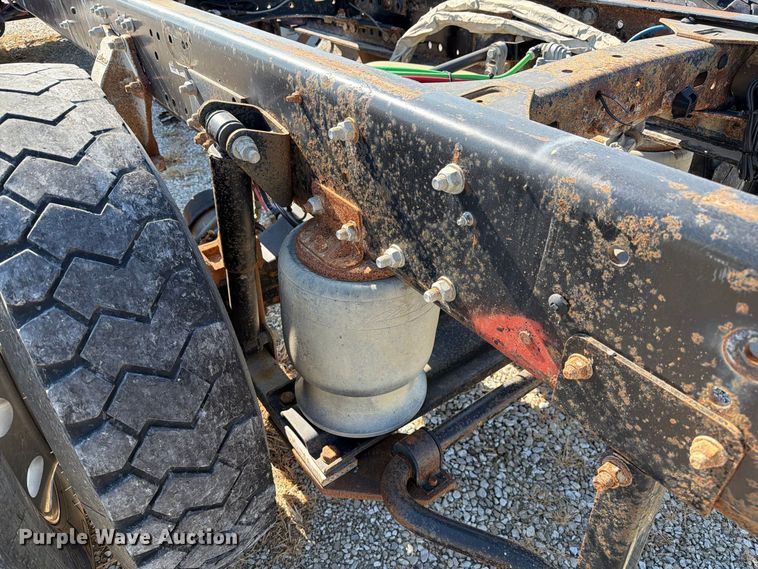 image for item DZ4716 2020 Freightliner S2G truck cab and chassis