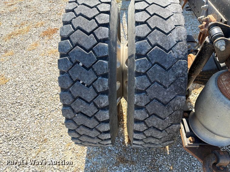 image for item DZ4716 2020 Freightliner S2G truck cab and chassis