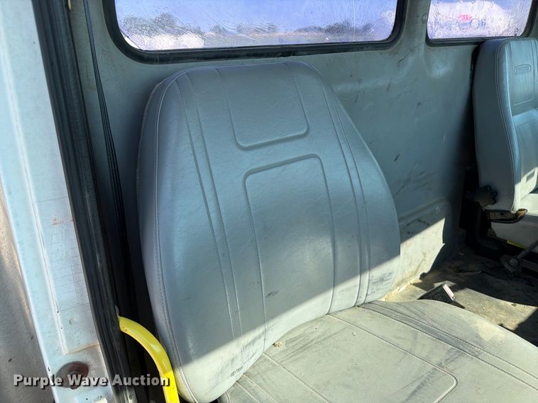 image for item DZ4717 2001 Freightliner FLD70 truck cab and chassis