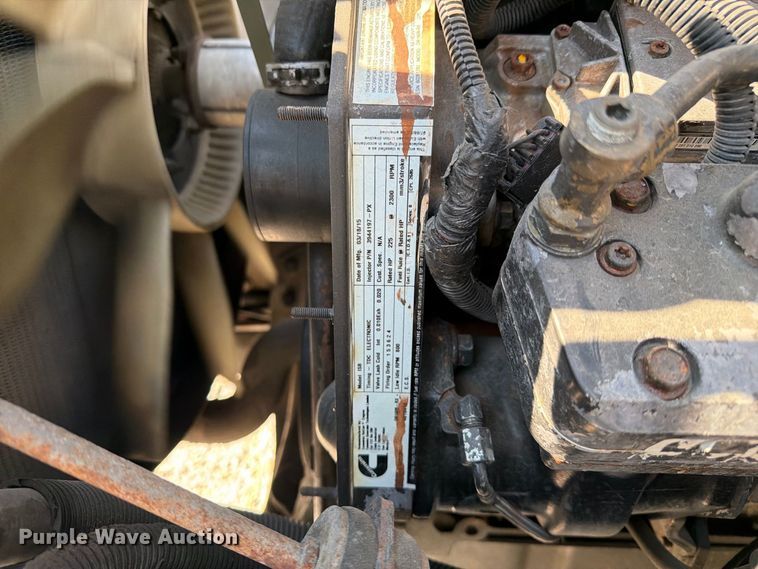image for item DZ4717 2001 Freightliner FLD70 truck cab and chassis