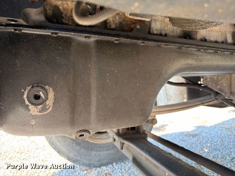 image for item DZ4717 2001 Freightliner FLD70 truck cab and chassis