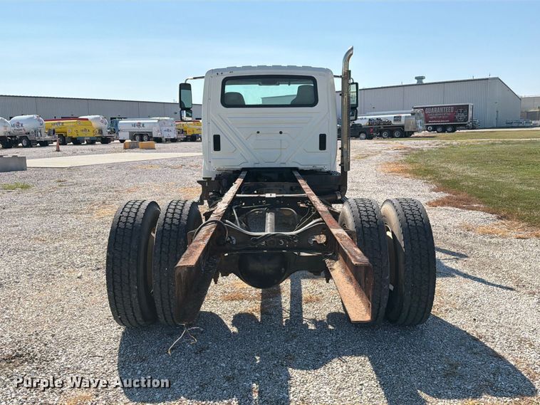 image for item DZ4718 2007 International 4300 truck cab and chassis