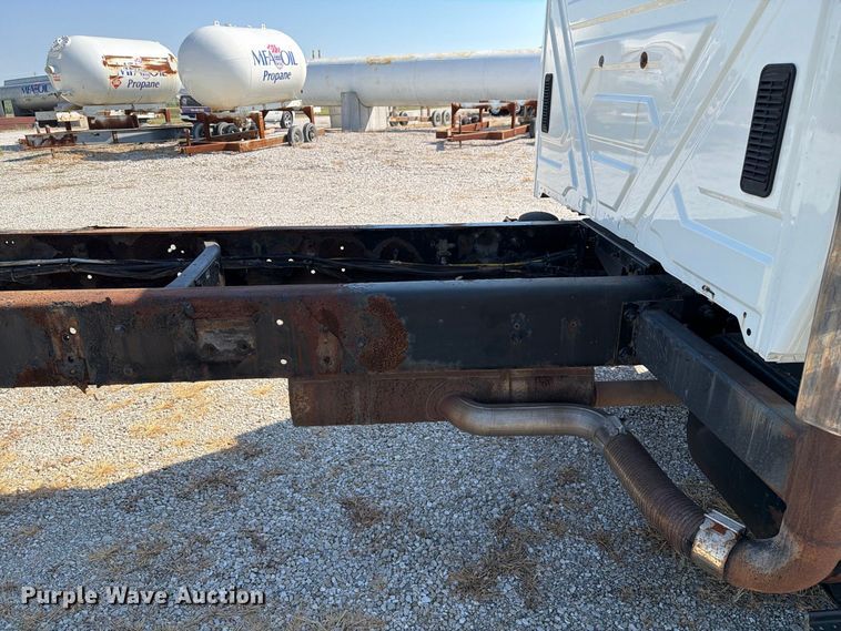 image for item DZ4718 2007 International 4300 truck cab and chassis