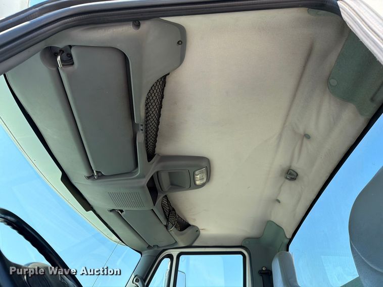 image for item DZ4718 2007 International 4300 truck cab and chassis