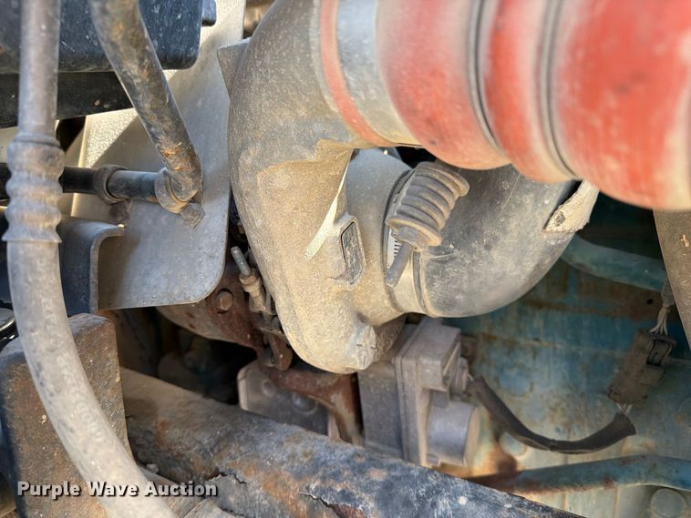 image for item DZ4718 2007 International 4300 truck cab and chassis