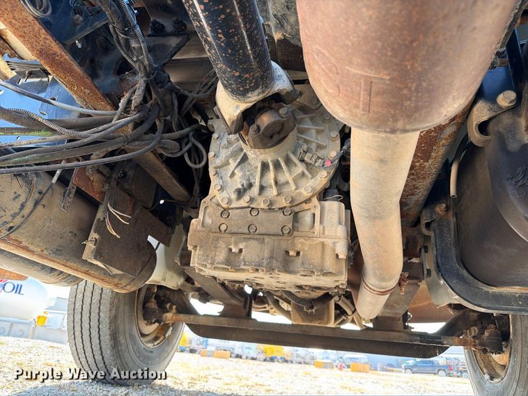 image for item DZ4718 2007 International 4300 truck cab and chassis