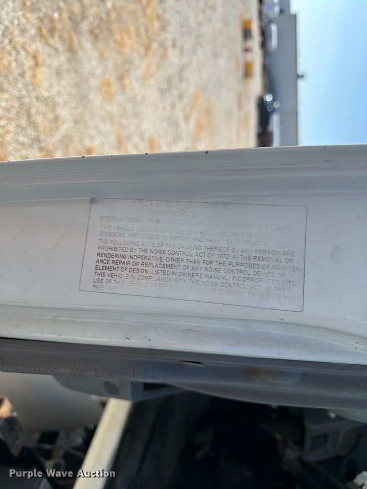 image for item DZ4718 2007 International 4300 truck cab and chassis