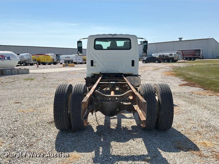 image for item DZ4720 2003 International 4300 truck cab and chassis