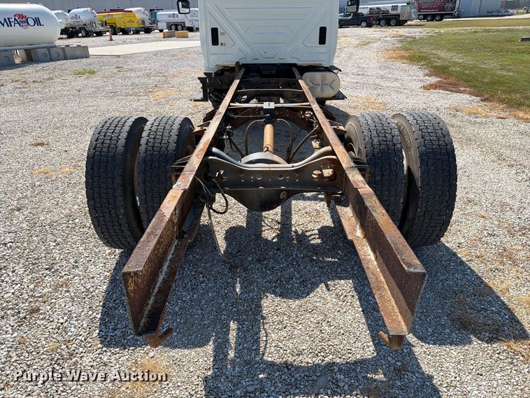 image for item DZ4720 2003 International 4300 truck cab and chassis