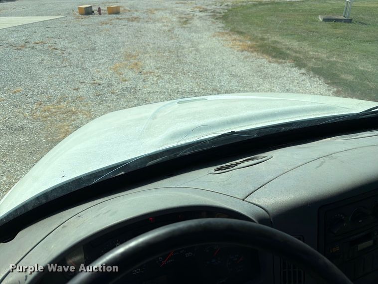 image for item DZ4720 2003 International 4300 truck cab and chassis
