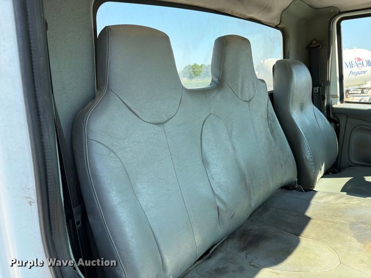 image for item DZ4720 2003 International 4300 truck cab and chassis