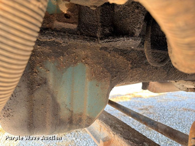 image for item DZ4720 2003 International 4300 truck cab and chassis