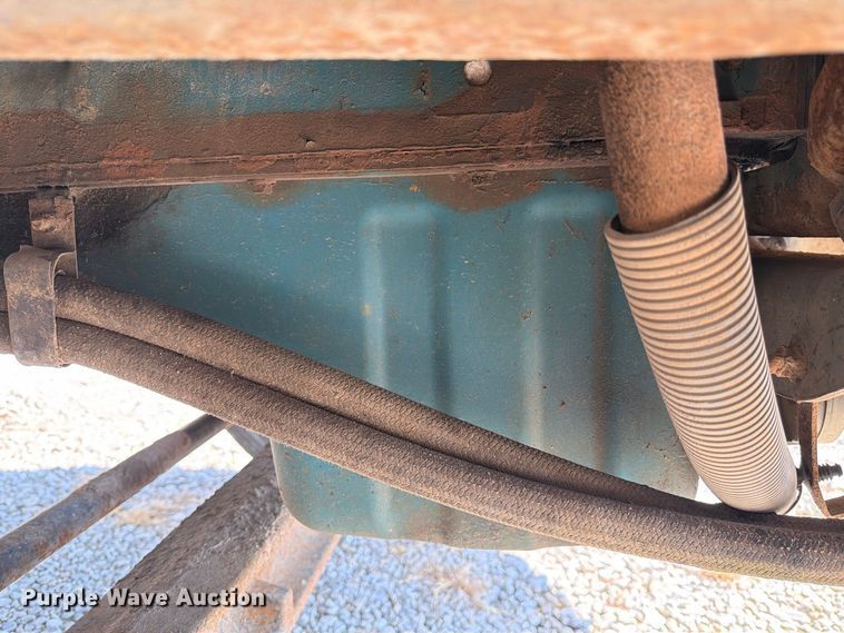image for item DZ4720 2003 International 4300 truck cab and chassis