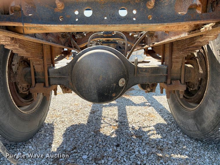 image for item DZ4720 2003 International 4300 truck cab and chassis