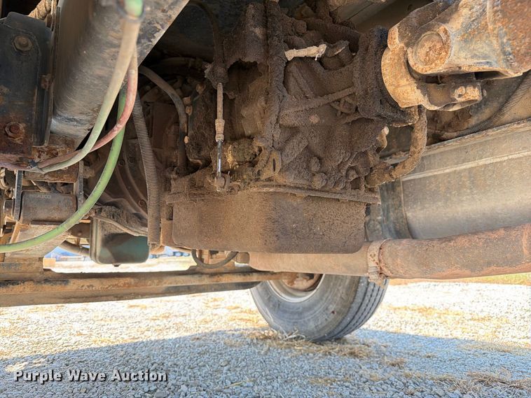 image for item DZ4720 2003 International 4300 truck cab and chassis