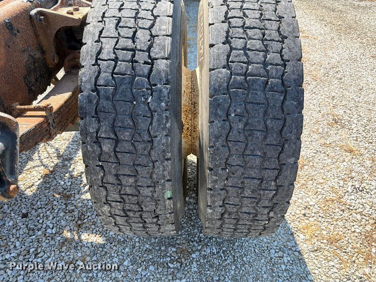 image for item DZ4720 2003 International 4300 truck cab and chassis