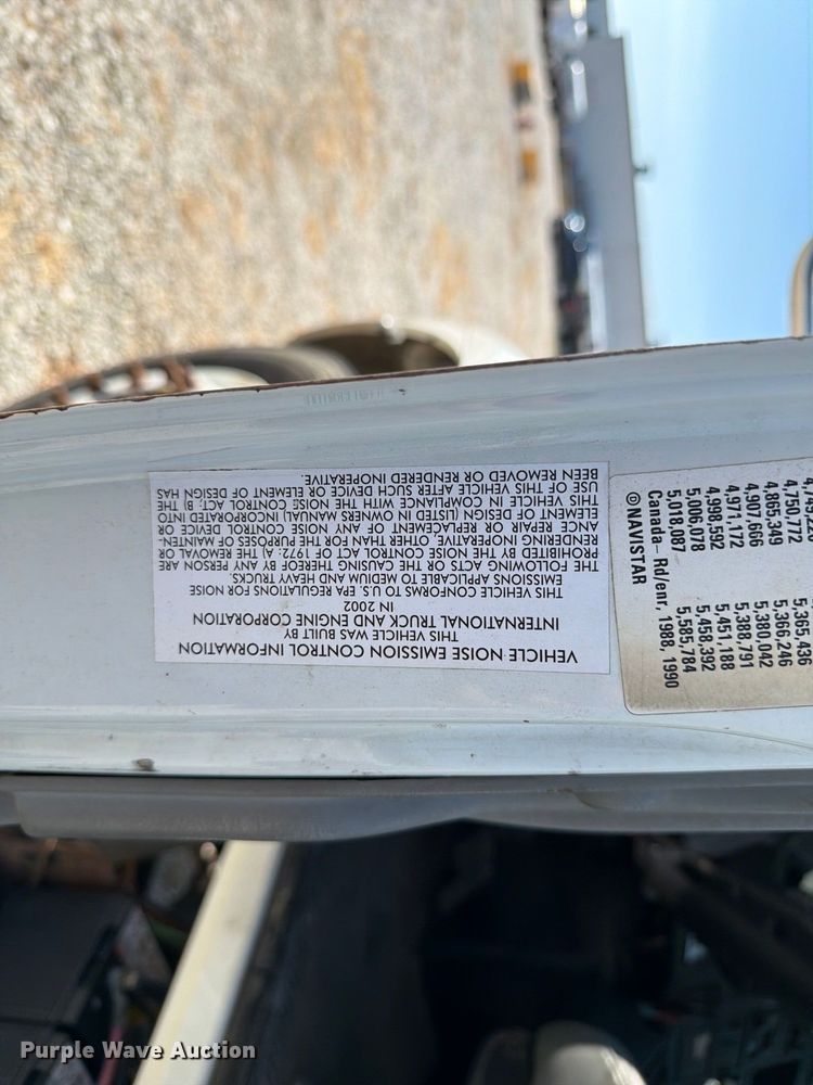 image for item DZ4720 2003 International 4300 truck cab and chassis