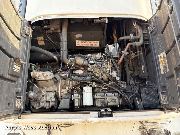 image for item DZ4770 2010 Utility VS2RA refrigerated van trailer