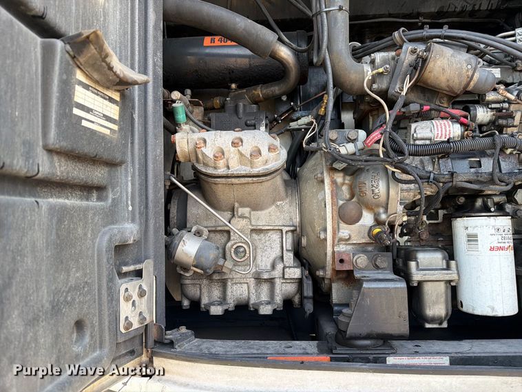 image for item DZ4770 2010 Utility VS2RA refrigerated van trailer