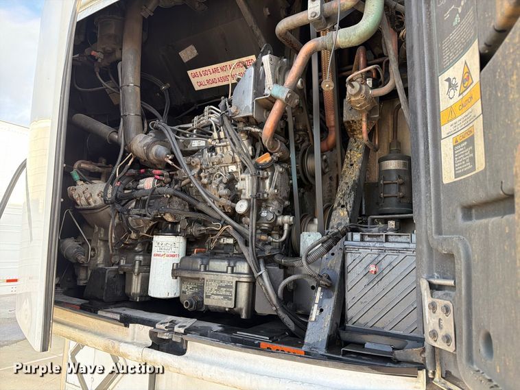 image for item DZ4770 2010 Utility VS2RA refrigerated van trailer