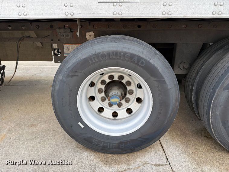 image for item DZ4770 2010 Utility VS2RA refrigerated van trailer