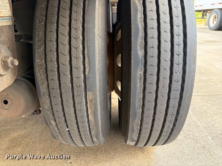 image for item DZ4770 2010 Utility VS2RA refrigerated van trailer
