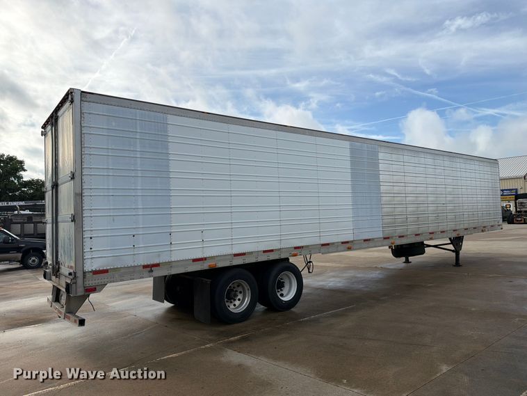image for item DZ4772 2004 Utility VS2RA refrigerated van trailer