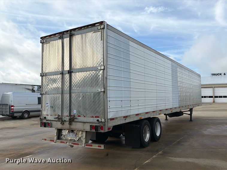 image for item DZ4772 2004 Utility VS2RA refrigerated van trailer