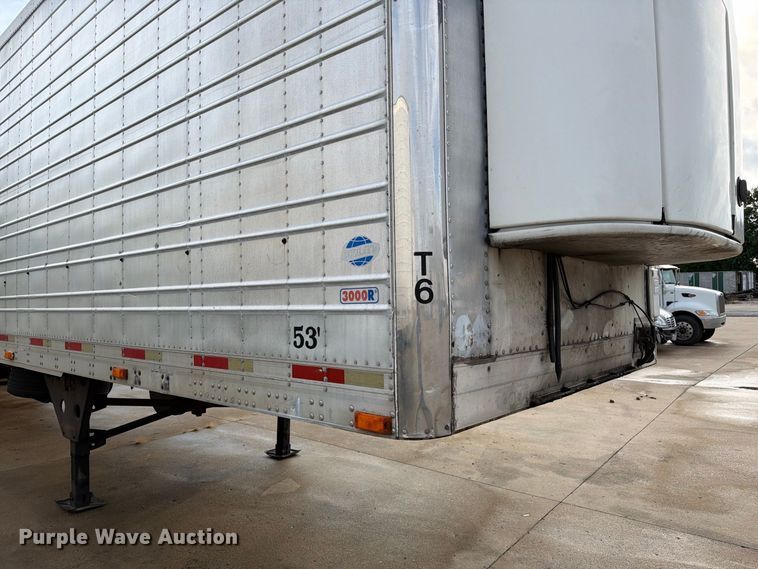 image for item DZ4772 2004 Utility VS2RA refrigerated van trailer